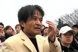 曝毕福剑是正常退休！没有陋居农村开三轮，目前有两个赚钱项目图片