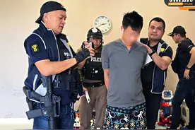 逃匿近一年！泰国警察参与绑架勒索中国游客后终于落网！图片