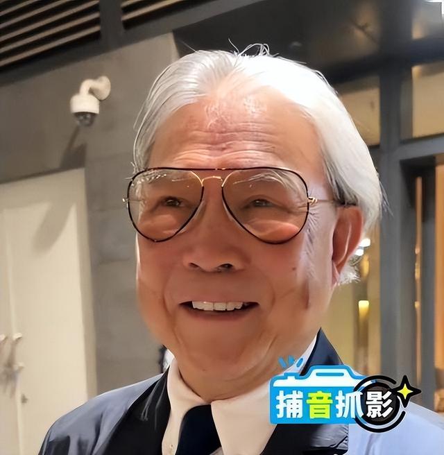 阅兵临近，霍家三父子一张北京合照暴露真实处境，目的果然不一般