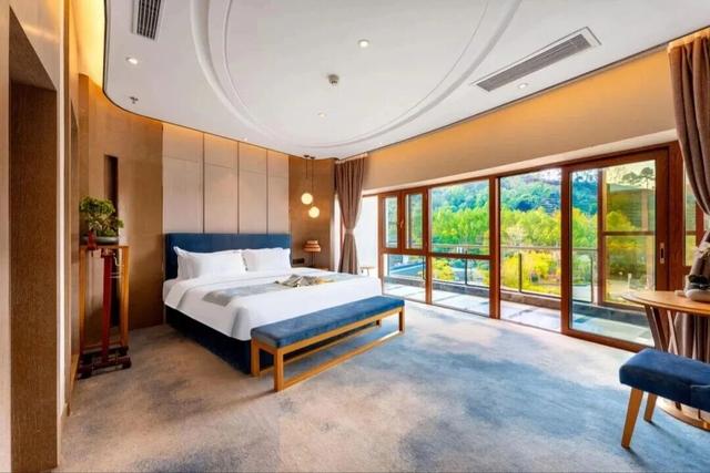 来普洱看“滇超联赛”，住哪更有性价比？丨看滇超 品普洱