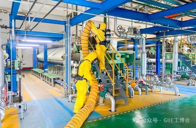 “数字员工”落地氯碱工厂：为产线省下四千万线缆，效能提升67%