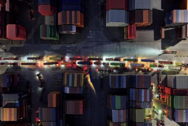 特朗普深夜改关税！8月7日生效，多国命运大反转。赢家只有这几个