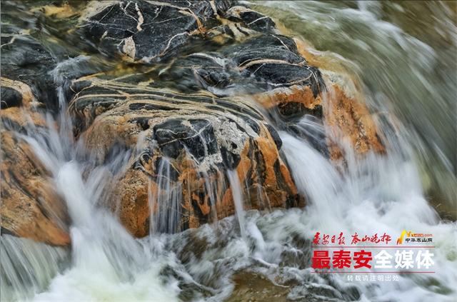 青绿泰山 清凉一夏丨夏天的正确打开方式！泰山彩石溪承包你的清凉自由