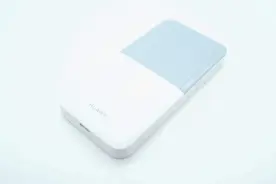 支持16台设备同时在线，团建出行好选择，华为随行WiFi5拆解图片