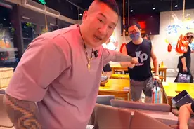 台网红“馆长”直播冲破45万人！预言回台必出事图片