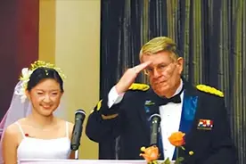 凤凰卫视记者隗静：嫁大30岁美军少将，丈夫聊国防话题却避开她图片