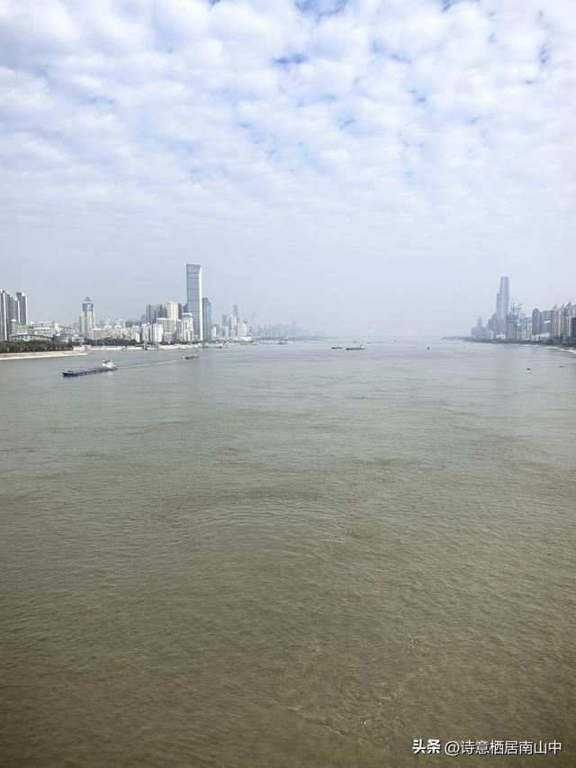 环长江(内环)骑行观光的路线与趣味:一江秋光连天际，满城烟火…