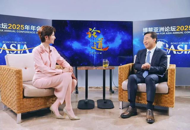 原来她就是毕福剑的关门弟子，师傅落魄不离不弃，现状曝光太意外