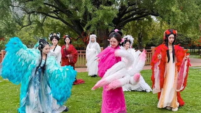 国庆首日嗨翻随州大洪山！打卡、狂欢、互动，这波仪式感直接拉满！