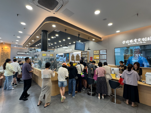 “到苏州旅游 去子冈打金”手艺在苏州，口碑传五洲