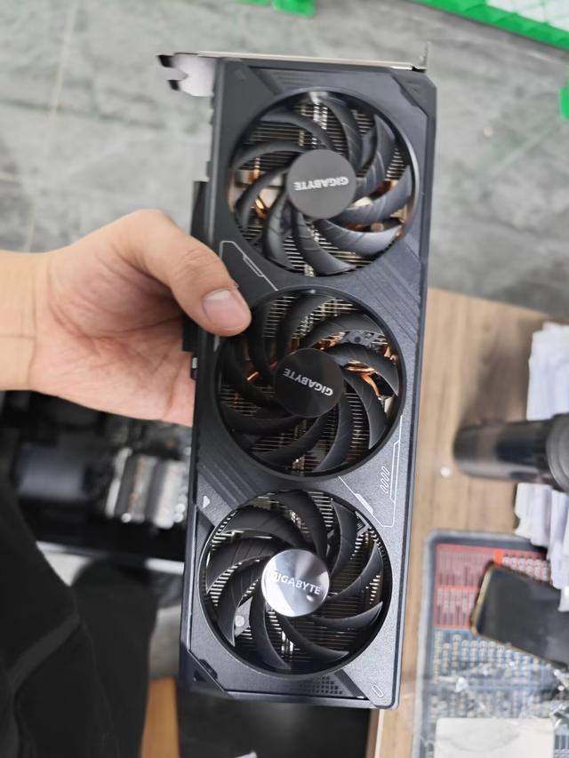 Ryzen 5 7500F VS Ryzen 7 7700，性能差距有多大？游戏对比出炉