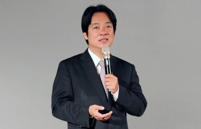 国民党改选，郑丽文暂排第一，不料郑丽文却说：我目标是不统不独