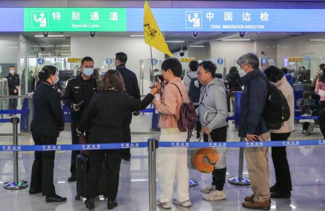 1800 万人春节出境游：不再死要面子！中国人的钱，全花这三件事上