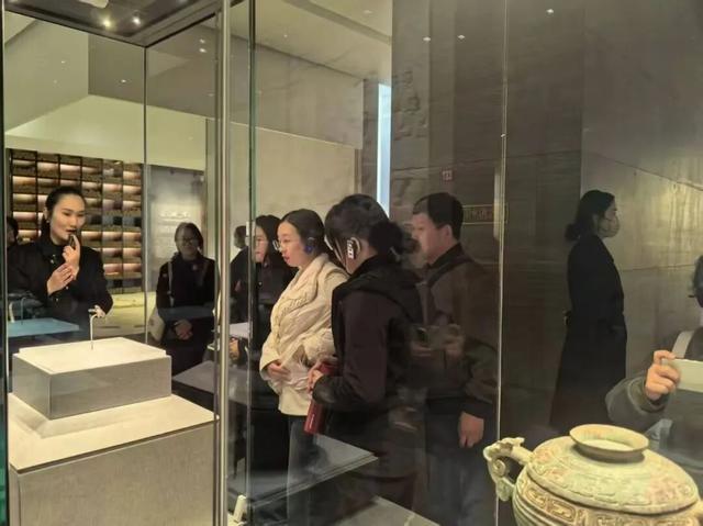 赋能全域旅游 讲好济宁故事！2025“文化济宁”金牌导游儒家文化线路现场教学启动