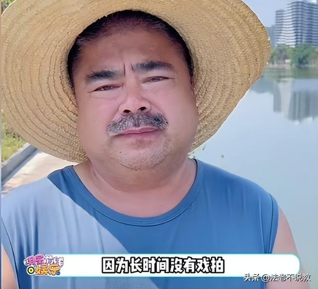5位过气明星回归农村生活，风光不再，摆摊卖茶叶蛋，种地养猪