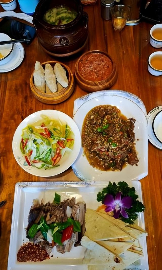 西藏：天与地