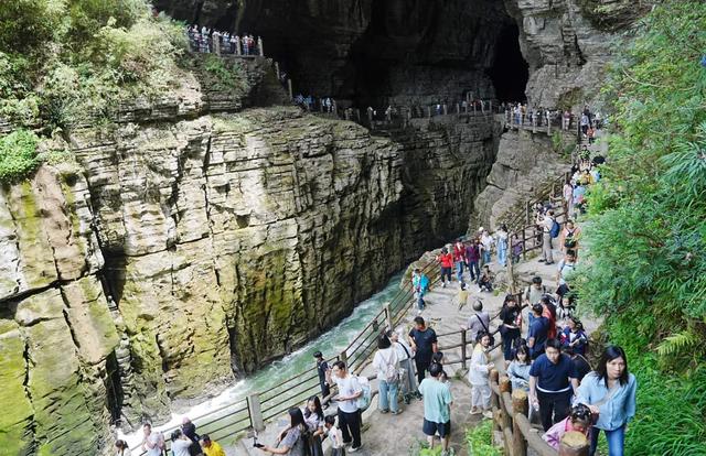 腾龙洞获评全国扫码景区“TOP50” 智慧分流打造高效游览新体验