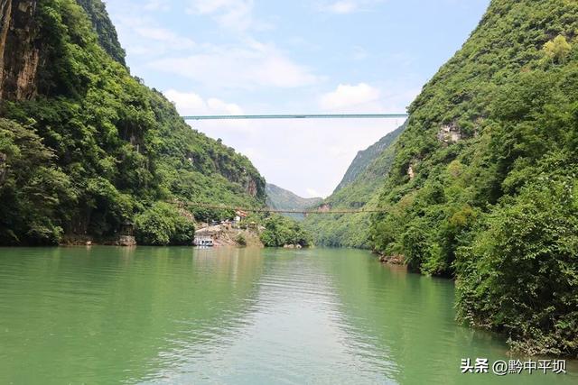 贵州花江大峡谷风景名胜区：“桥景”融合点燃长假旅游热