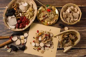 眼科医生讲真话：孩子近视是肝肾消耗过度，一个中成药补起来很猛图片