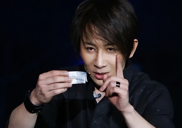 钱再多有什么用？抗癌一年瘦到脱相的49岁刘谦，不还是要认清现实