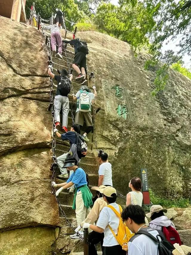 “西安林丹杯”+华山双buff叠满 西峰索道邀您 赴一场顶峰热血之约