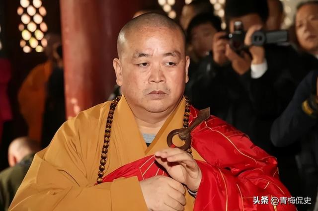 老方丈没说谎！看到李湘拜访少林寺旧照，才发现释永信面相早变了