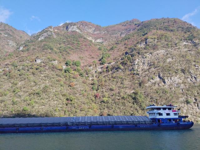 鄂渝行第四天（上）：小红船换小白船，从巫山到巴东