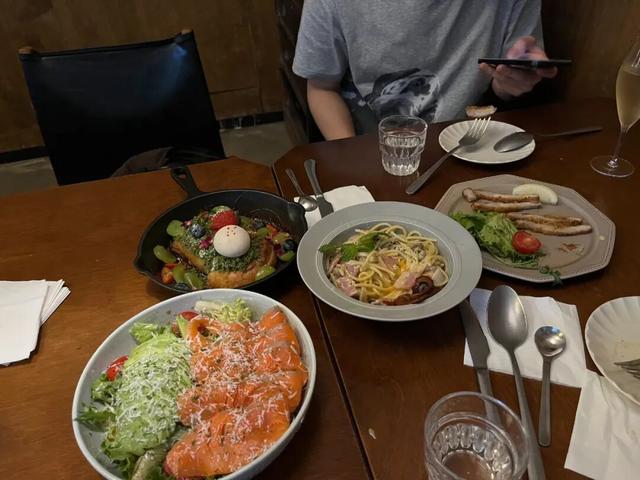 10月，「需要另一个同类」