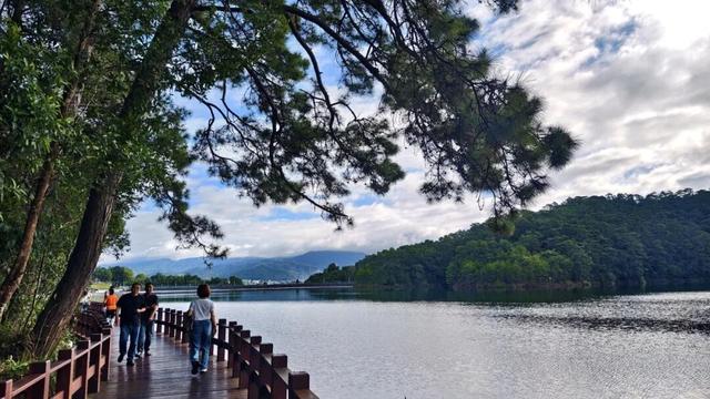 旅居思茅 | 秋日梅子湖 偷得浮生一日 邂逅比天空更透亮的诗境