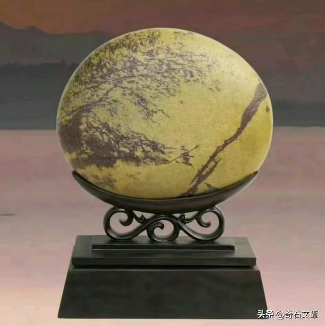 一块“丑”石估值过亿，是艺术还是骗局？深度揭秘奇石的美丑鉴赏