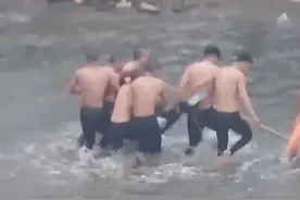有人落水！安徽这群少年上演“教科书式”救人图片
