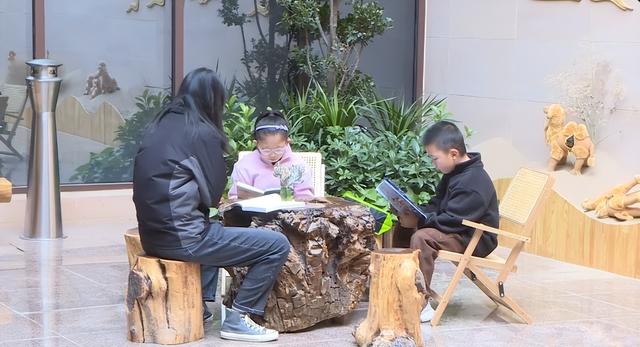 敦煌市图书馆天井焕新颜：“如是书隅”开启文化体验新篇章
