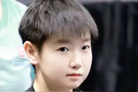 九年搭档真能没感觉？孙颖莎王楚钦互动太甜，网友直呼看不够！图片