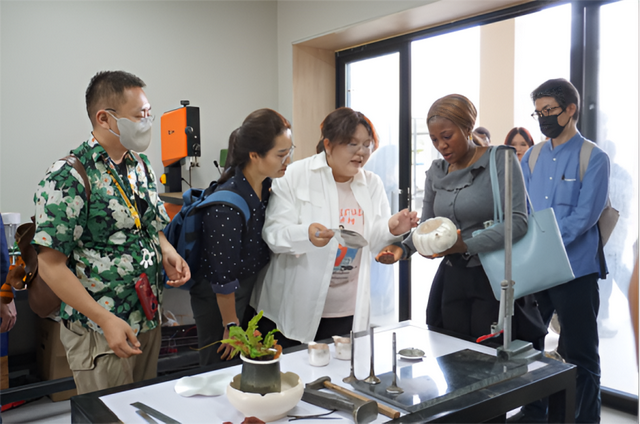 国际青年蒙自行：探寻历史地标 体验非遗魅力