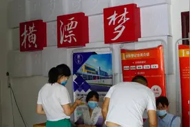 横店13万群演现状：美女泛滥，懒汉遍地，降薪后他们该何去何从？图片