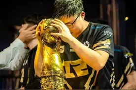 Uzi紧急停播！网友称：去打训练赛了！疑似准备再次复出！图片