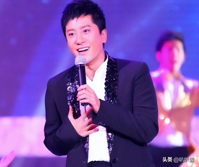 他8次上春晚，作死被捕入狱，如今56岁无人问津，沦落到四处走穴
