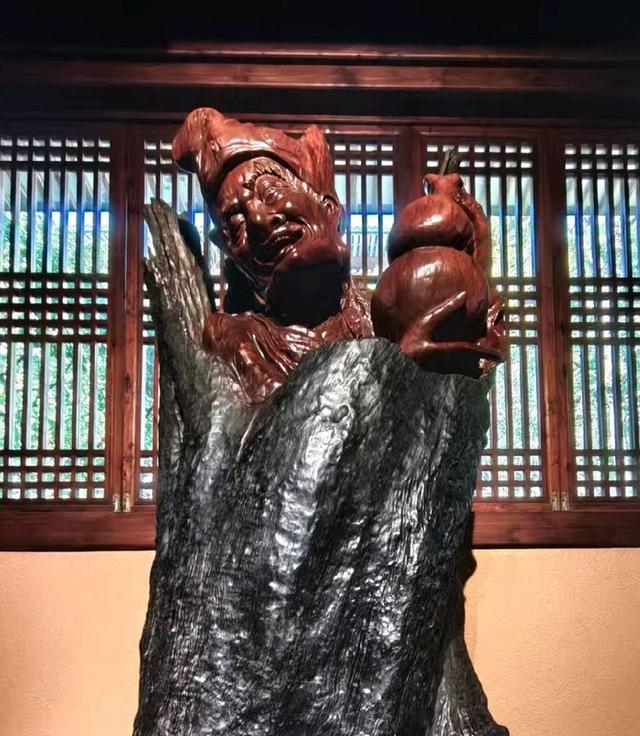 参观根宫佛国博物馆