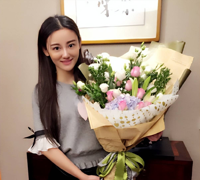 原来她早已去世！26岁全身溃烂不治而亡，被全家8口“吸血”多年