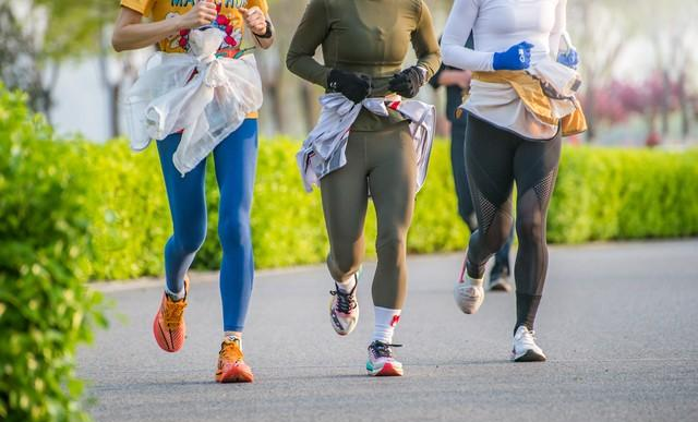 六十而动	，贵在从容：我的“慢运动”养生经