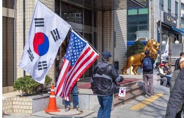 滚回中国！韩媒称中国外交官就首尔反华示威，向韩国政府寻求保护