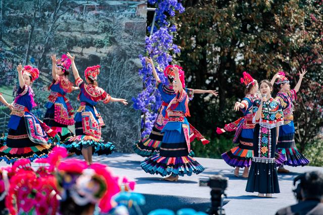 元宵赛装醉人心 云南永仁千年彝韵焕新彩