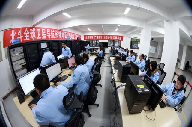 性能高出1000倍！中国北斗被某国电磁干扰，他成功破解助北斗建成
