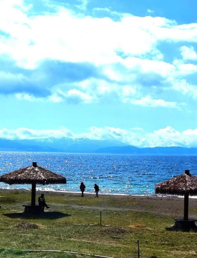 游新疆净海赛里木湖