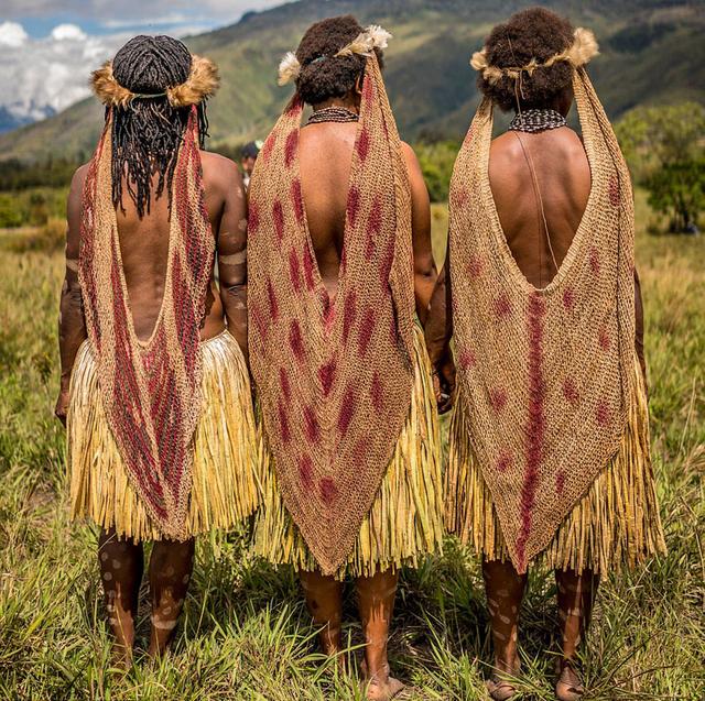 世界上最残忍部落：当亲人去世，关系最亲的女性必须断掉一根手指