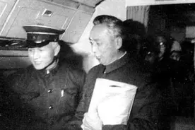 1985年，一个误判让中国付出上万亿的代价，一代巨星自此含恨而终图片