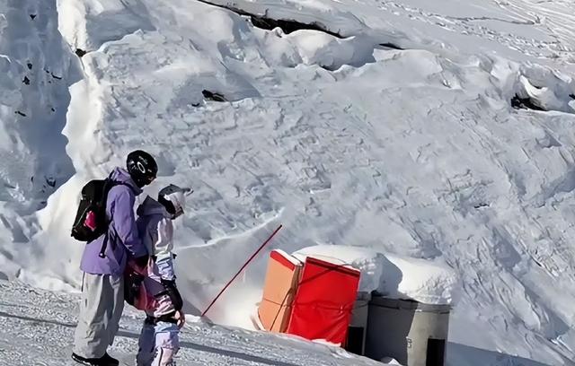 远离造神迷障！全红婵带伤去滑雪	，没想到让人担心的事还是出现了