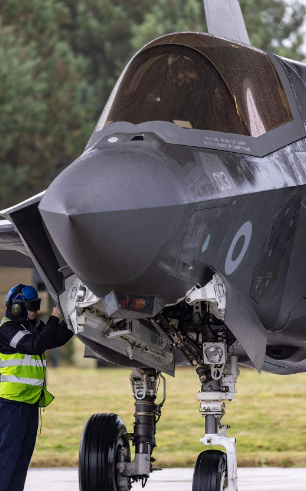 美军这波是"挽尊"？F/A-18E机炮"干掉"F-35B，军演视频藏深意