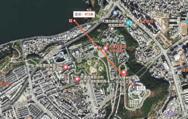 洱海边也有跑山胜地,其实是个公园,高处可远眺大理古城全景