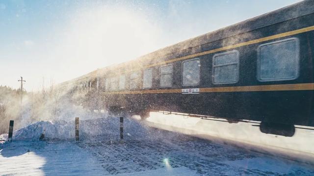 零下71℃的极寒秘境，500人坚守的"冰原村"，藏着怎样的秘密